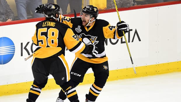 conor-sheary-nhl-three-stars-crosby-schultz-pittsburgh-penguins-san-jose-sharks-stanley-cup-final-game-2.jpg